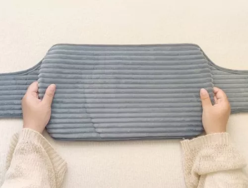 merkloos Warmwaterkruik met etui - 1 liter - Warmwaterkruik - Warmwaterkruik met etui - 3-in-1 - Tot 6 uur warmte - Heerlijk zacht - Warmteband voor menstruatie - Pijnverlichting voor nek, rug, schouders en benen (9193396601461)